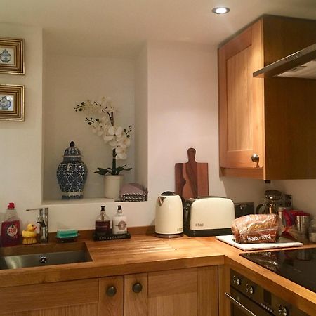 Beautiful 1Br Apartment In Historic St Aubin House Eksteriør billede