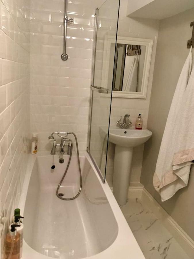 Beautiful 1Br Apartment In Historic St Aubin House Eksteriør billede