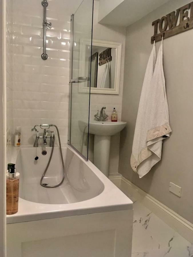 Beautiful 1Br Apartment In Historic St Aubin House Eksteriør billede