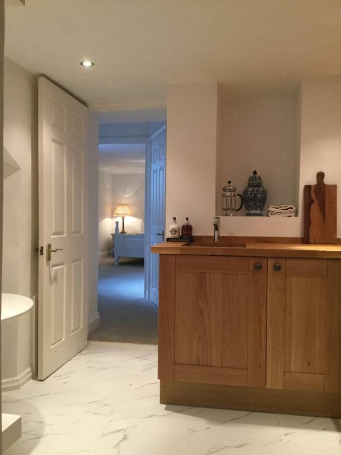 Beautiful 1Br Apartment In Historic St Aubin House Eksteriør billede
