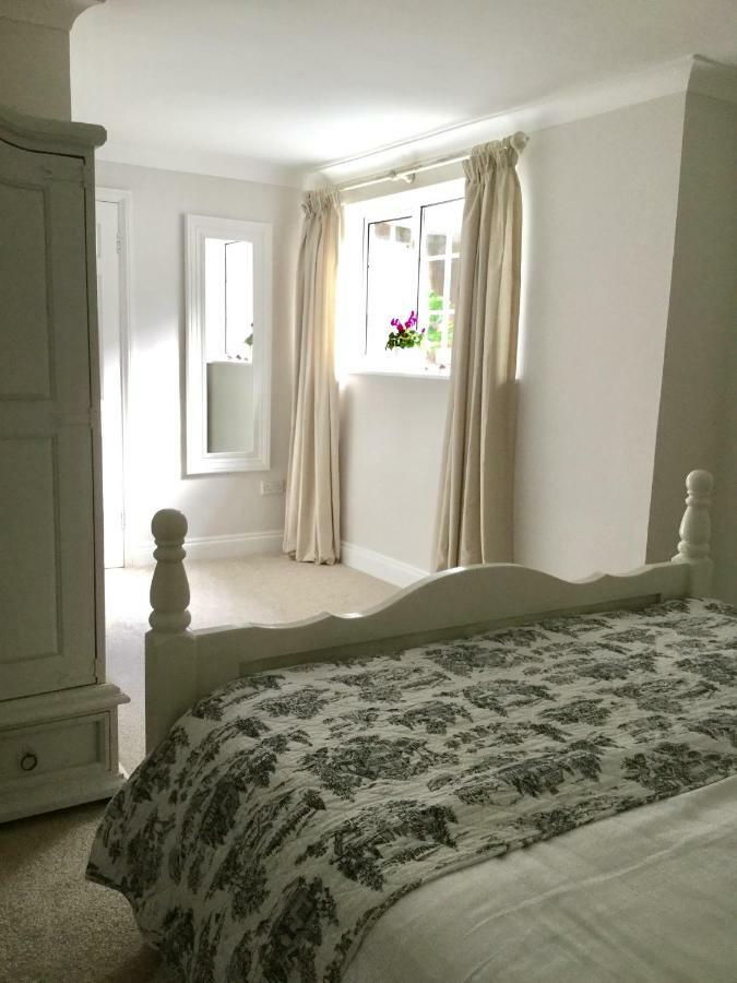 Beautiful 1Br Apartment In Historic St Aubin House Eksteriør billede